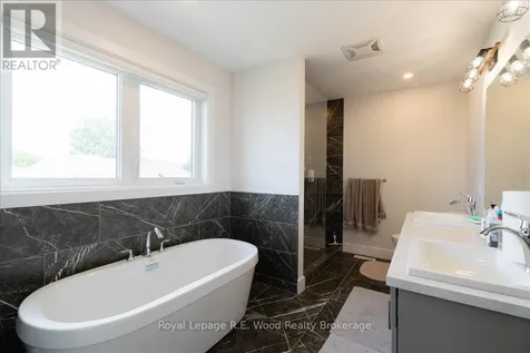 72 Trailview Drive East Tillsonburg ON N4G 0K1