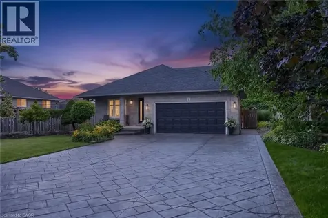 51 Cabriolet Crescent Ancaster ON L9K 1K5