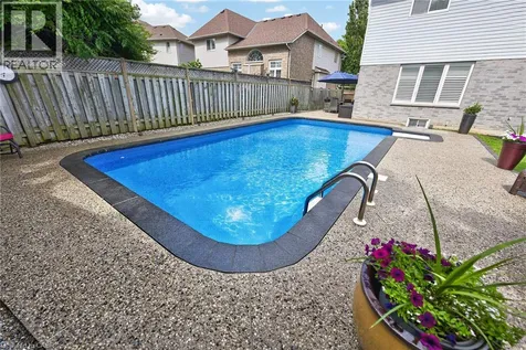 51 Cabriolet Crescent Ancaster ON L9K 1K5
