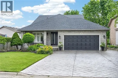 51 Cabriolet Crescent Ancaster ON L9K 1K5