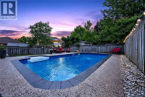 51 Cabriolet Crescent Ancaster ON L9K 1K5