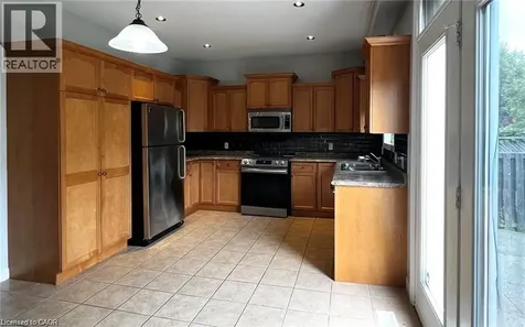 11 Armour Crescent Ancaster ON L9K 1S1