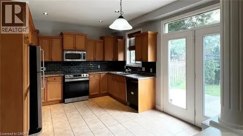 11 Armour Crescent Ancaster ON L9K 1S1