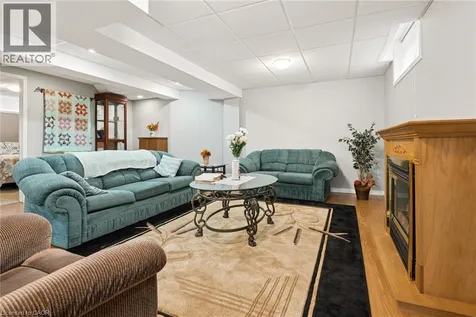244 Fallowfield Drive Kitchener ON N2C 2T7