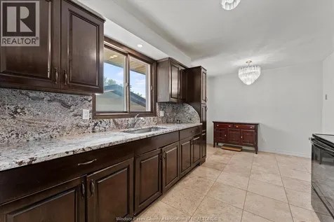 9688 Chestnut Drive Windsor ON N8R 1G8