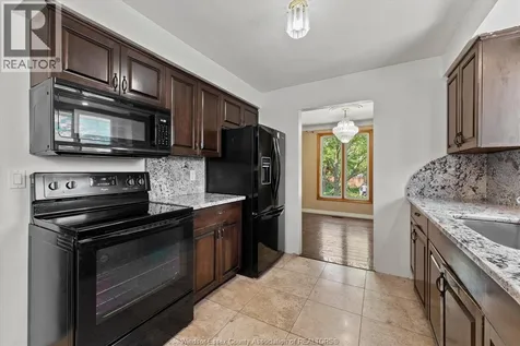 9688 Chestnut Drive Windsor ON N8R 1G8