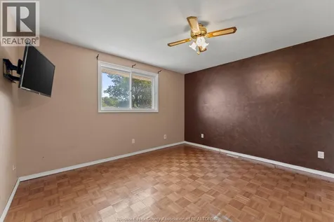 9688 Chestnut Drive Windsor ON N8R 1G8