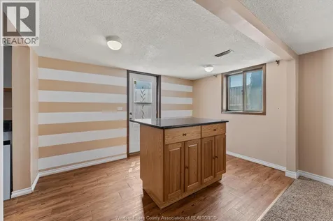 9688 Chestnut Drive Windsor ON N8R 1G8