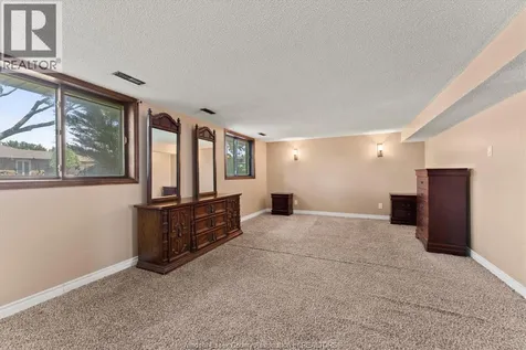 9688 Chestnut Drive Windsor ON N8R 1G8