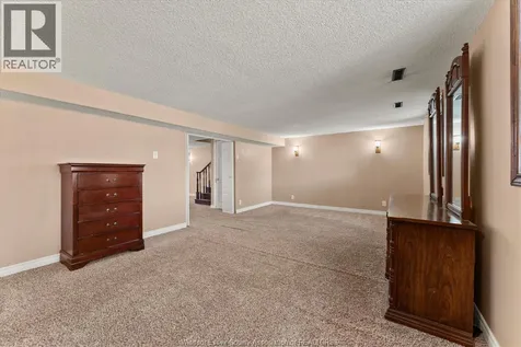 9688 Chestnut Drive Windsor ON N8R 1G8