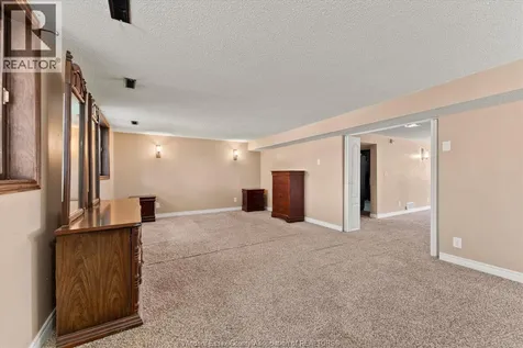 9688 Chestnut Drive Windsor ON N8R 1G8
