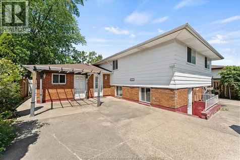 9688 Chestnut Drive Windsor ON N8R 1G8