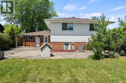 9688 Chestnut Drive Windsor ON N8R 1G8