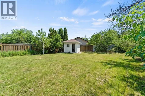 9688 Chestnut Drive Windsor ON N8R 1G8
