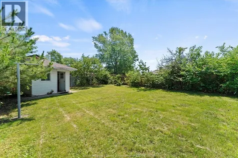 9688 Chestnut Drive Windsor ON N8R 1G8
