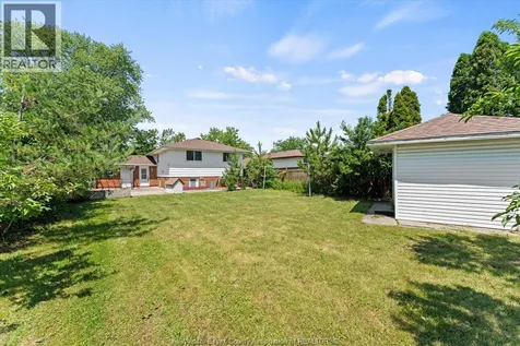 9688 Chestnut Drive Windsor ON N8R 1G8