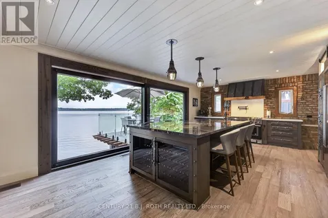 9 Barrie Terrace Oro-medonte ON L4M 1E8