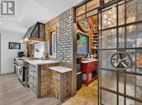 9 Barrie Terrace Oro-medonte ON L4M 1E8