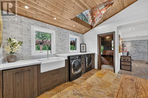 9 Barrie Terrace Oro-medonte ON L4M 1E8