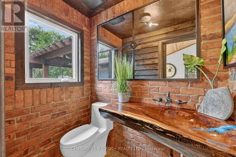 9 Barrie Terrace Oro-medonte ON L4M 1E8