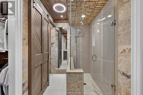 9 Barrie Terrace Oro-medonte ON L4M 1E8