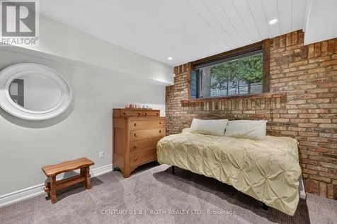 9 Barrie Terrace Oro-medonte ON L4M 1E8
