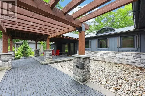 9 Barrie Terrace Oro-medonte ON L4M 1E8