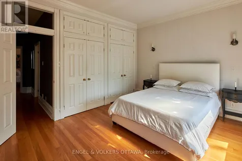 103 James Street Ottawa ON K1R 5M2