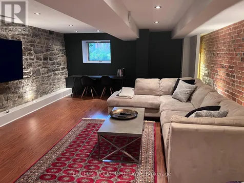 103 James Street Ottawa ON K1R 5M2