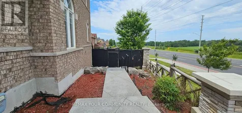 46 Courtland Crescent East Gwillimbury ON L9N 0A9