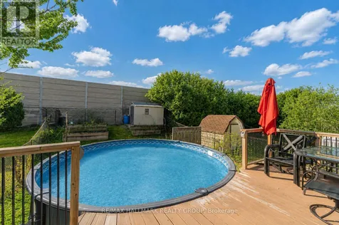 1091 Burgundy Lane Ottawa ON K1C 2M9