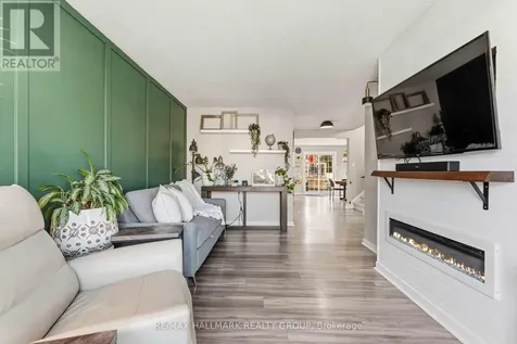 1091 Burgundy Lane Ottawa ON K1C 2M9