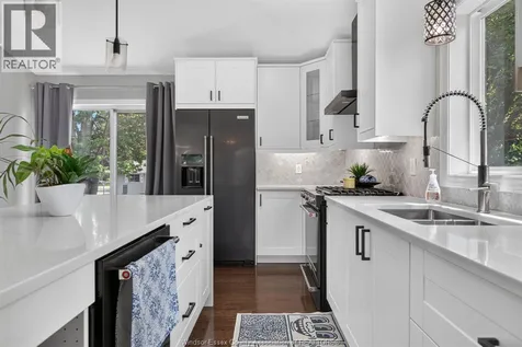 355 Sacred Heart Drive Lasalle ON N9J 1T1