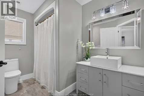 355 Sacred Heart Drive Lasalle ON N9J 1T1