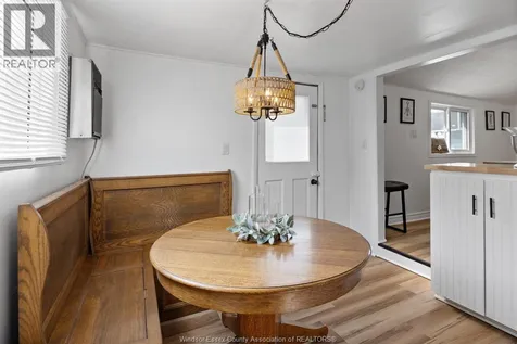 49 Maple Row Essex ON N8M 2T8