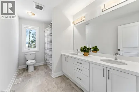 23 Woodvalley Court Hamilton ON L9B 2S7