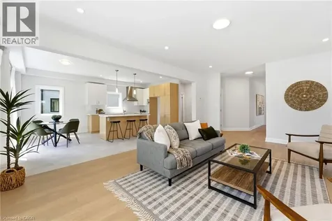 23 Woodvalley Court Hamilton ON L9B 2S7