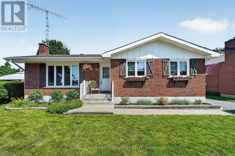 32 Frost Avenue North South Stormont ON K0C 1P0