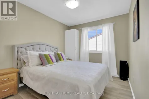 3516 Aladdin Lane Ottawa ON K1T 1E2