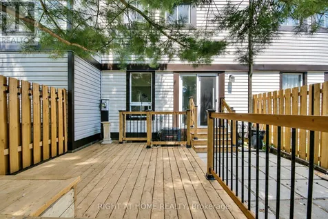 3516 Aladdin Lane Ottawa ON K1T 1E2