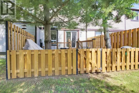 3516 Aladdin Lane Ottawa ON K1T 1E2