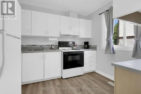 3516 Aladdin Lane Ottawa ON K1T 1E2