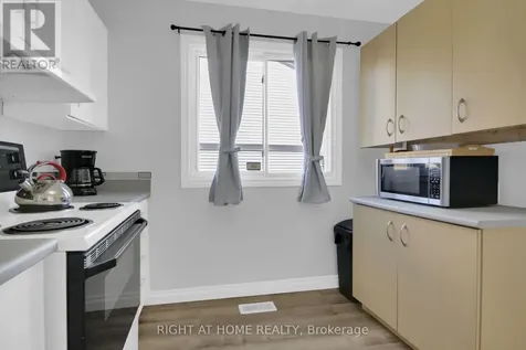 3516 Aladdin Lane Ottawa ON K1T 1E2