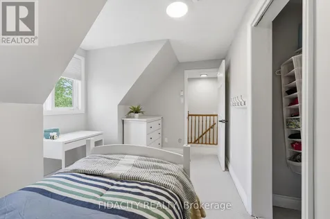 13 Poole Creek Crescent Ottawa ON K2S 1T6