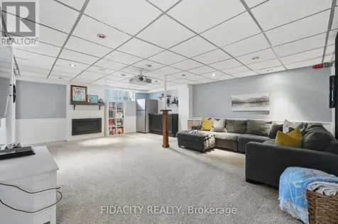 13 Poole Creek Crescent Ottawa ON K2S 1T6