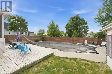 13 Poole Creek Crescent Ottawa ON K2S 1T6