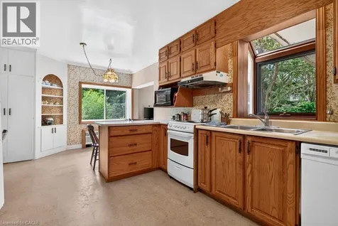 230 Morrison Road Oakville ON L6J 4J4