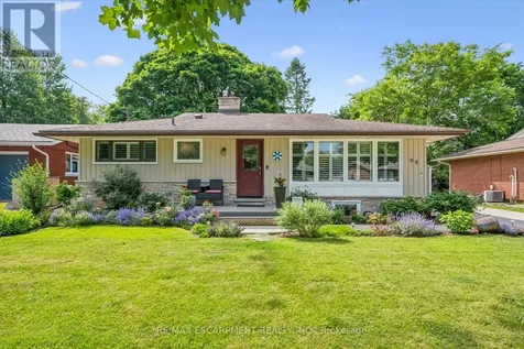 98 Stonybrook Drive Kitchener ON N2M 4L7