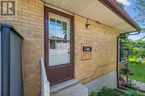 98 Stonybrook Drive Kitchener ON N2M 4L7