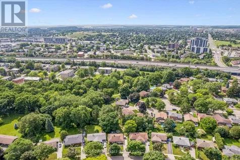 98 Stonybrook Drive Kitchener ON N2M 4L7